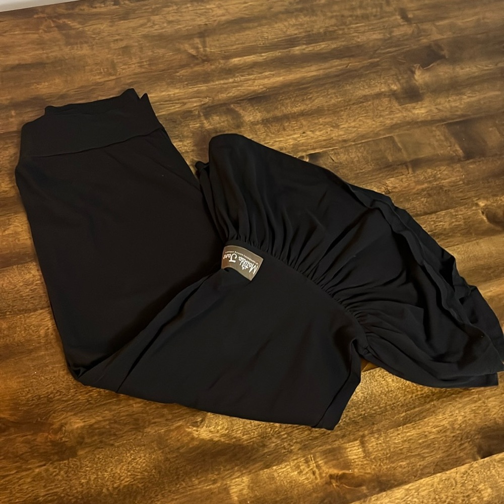 Women’s Matilda Jane big ruffles. Black. Large
